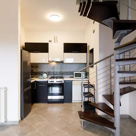 Guesthost - Cozy In Colonna San Marco With View *