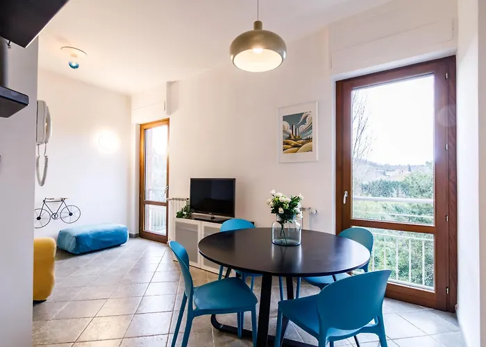 Guesthost - Cozy In Colonna San Marco With View Siena