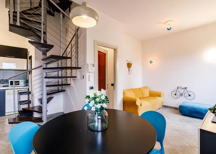 Guesthost - Cozy In Colonna San Marco With View