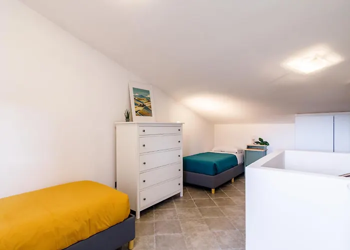 Guesthost - Cozy In Colonna San Marco With View Apartman
