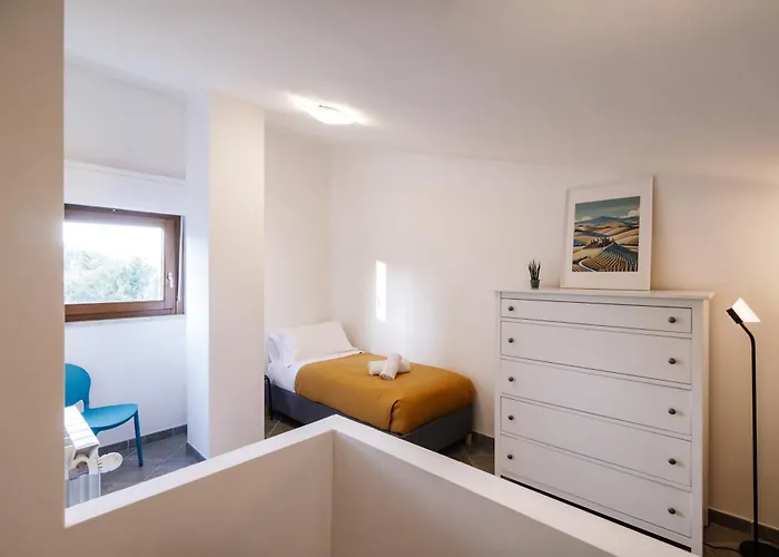 Guesthost - Cozy In Colonna San Marco With View