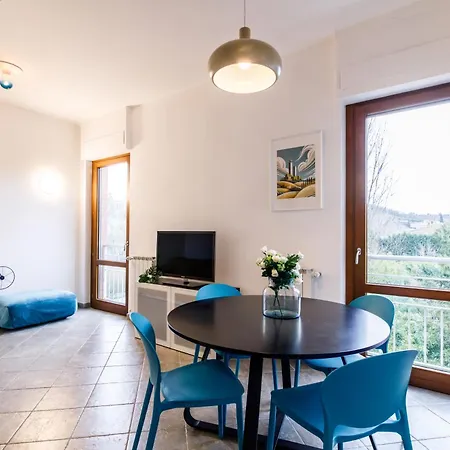 Guesthost - Cozy In Colonna San Marco With View Siena