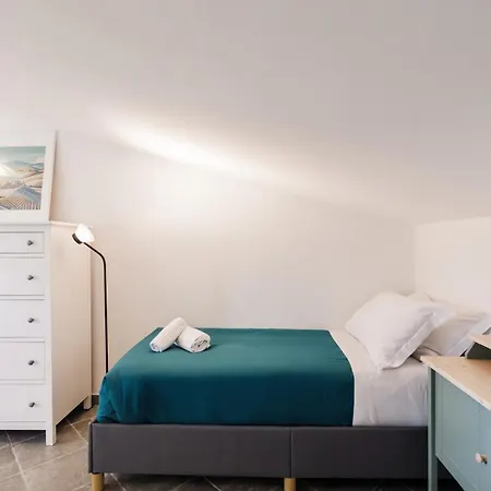 Apartment Guesthost - Cozy In Colonna San Marco With View Siena