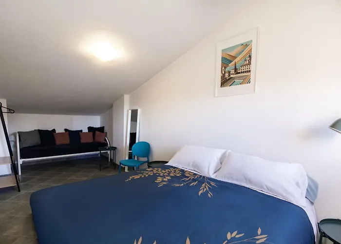 Apartment Guesthost - Cozy In Colonna San Marco With View Siena