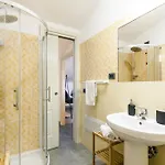 Apartment Guesthost - Cozy In Colonna San Marco With View
